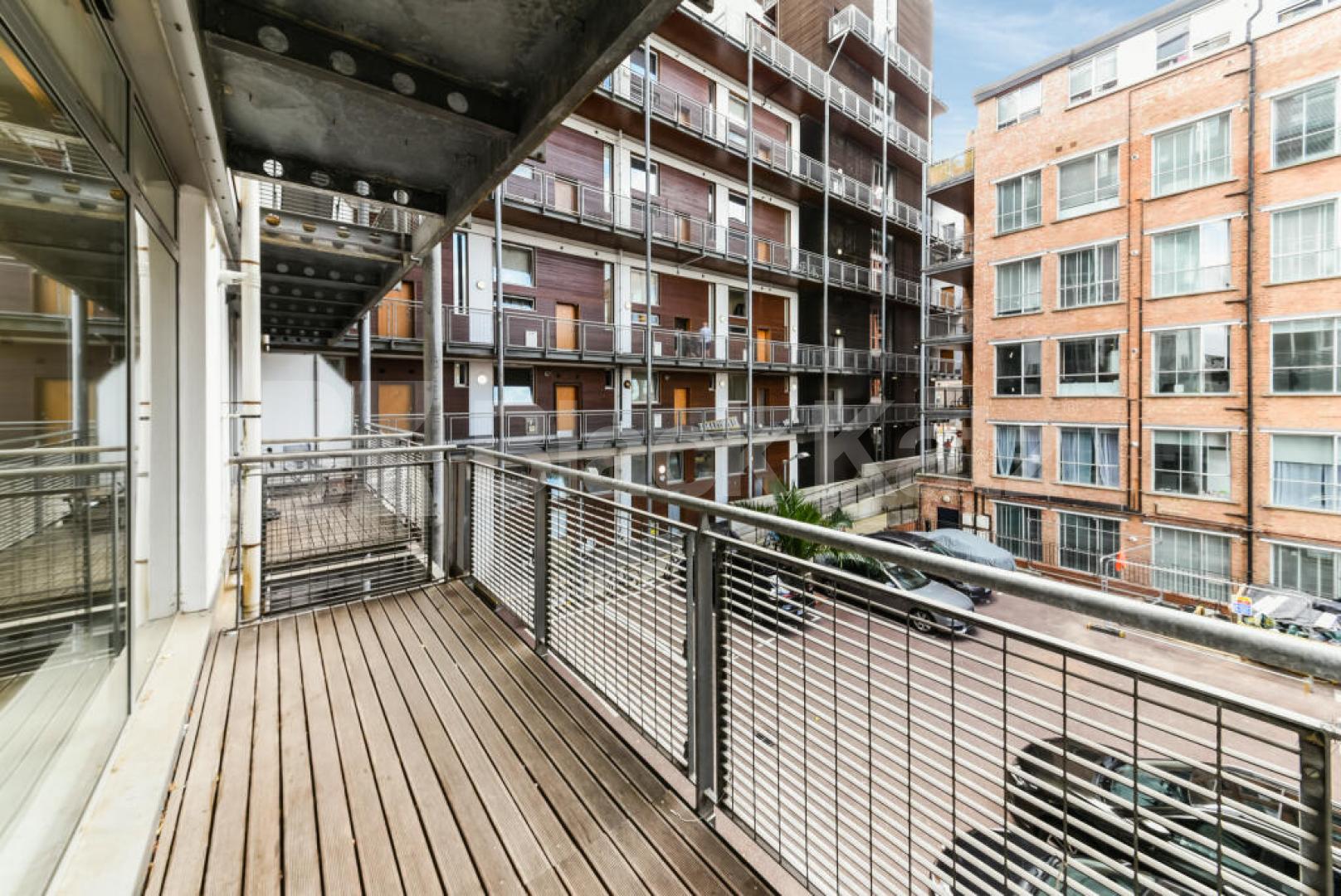 Stylish Loft Style Apartment with Balcony in a Modern Private Development Ability Plaza - Kingsland Road, Dalston