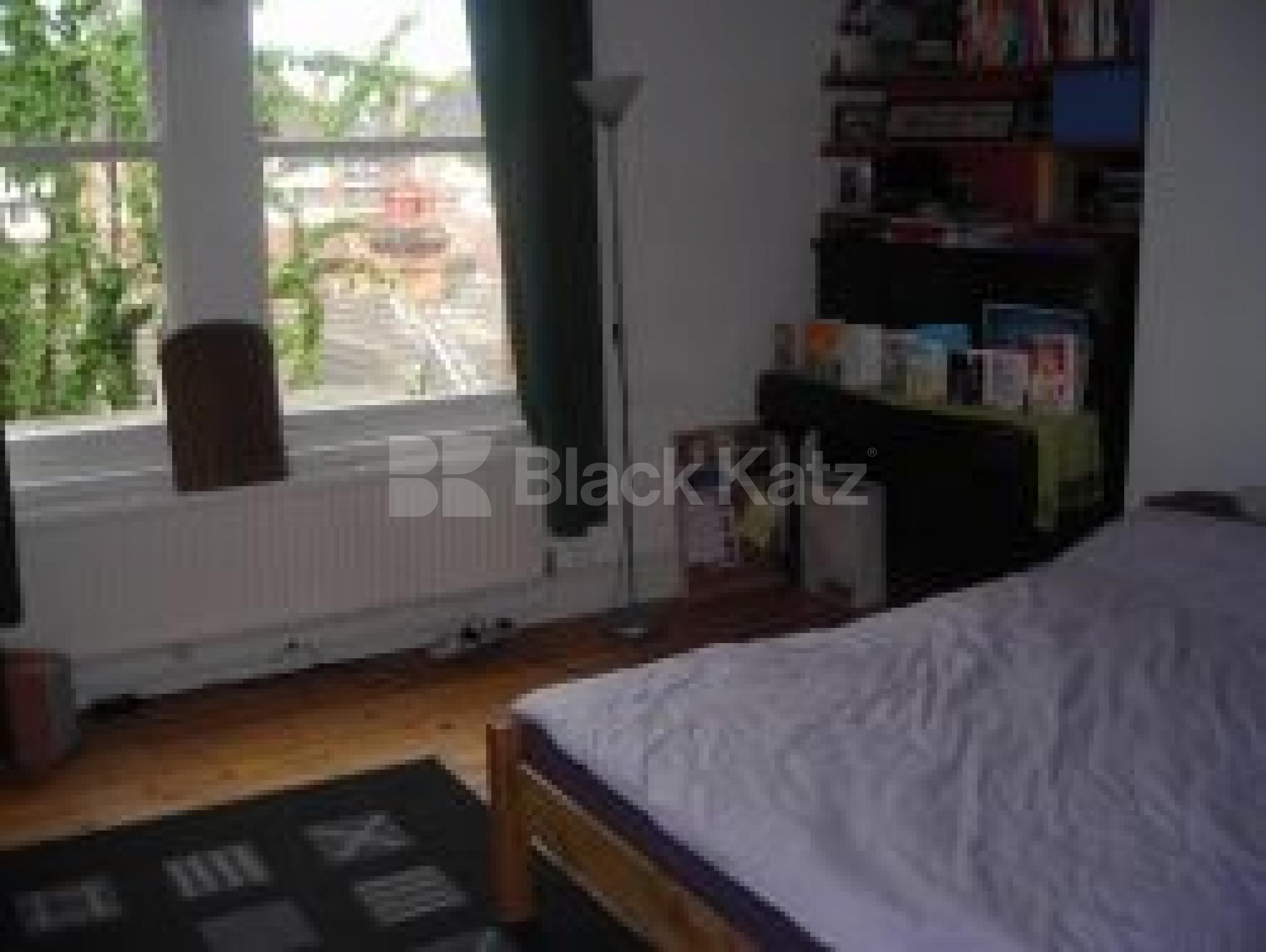 			3 Bedroom, 1 bath, 1 reception Flat			 Widdenham Road, CALEDONIAN ROAD N7 N7