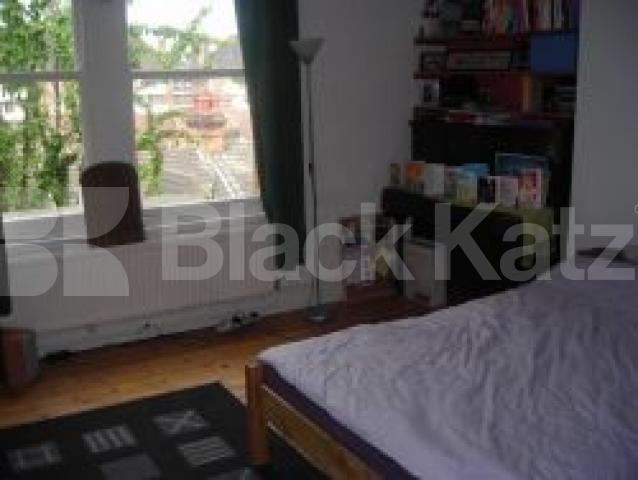 			3 Bedroom, 1 bath, 1 reception Flat			 Widdenham Road, CALEDONIAN ROAD N7