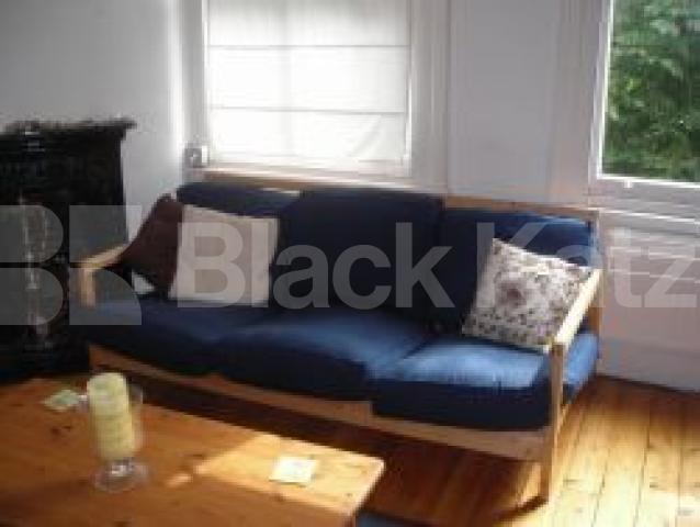 			3 Bedroom, 1 bath, 1 reception Flat			 Widdenham Road, CALEDONIAN ROAD N7