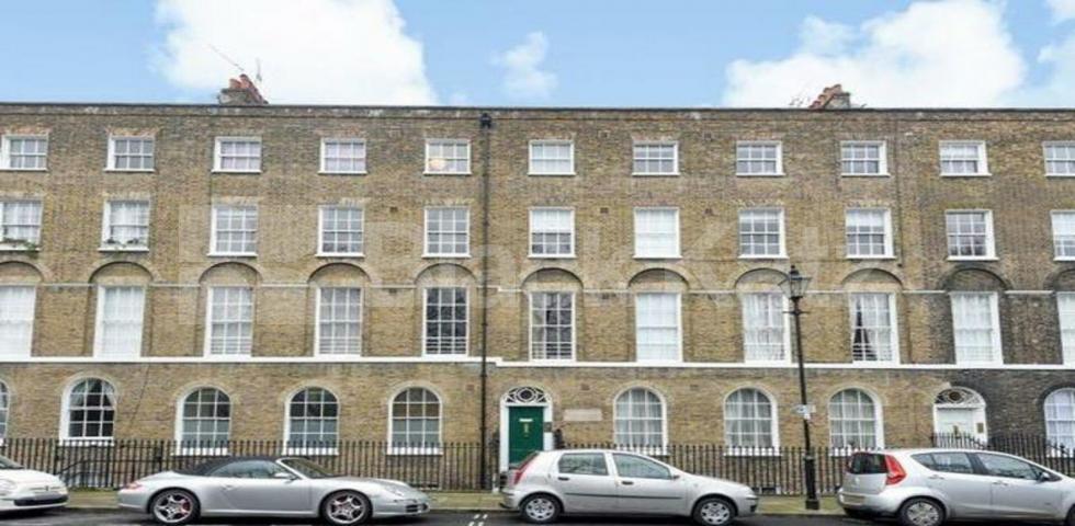 			2 Bedroom, 1 bath, 1 reception Flat			 Myddleton Square, ISLINGTON EC1