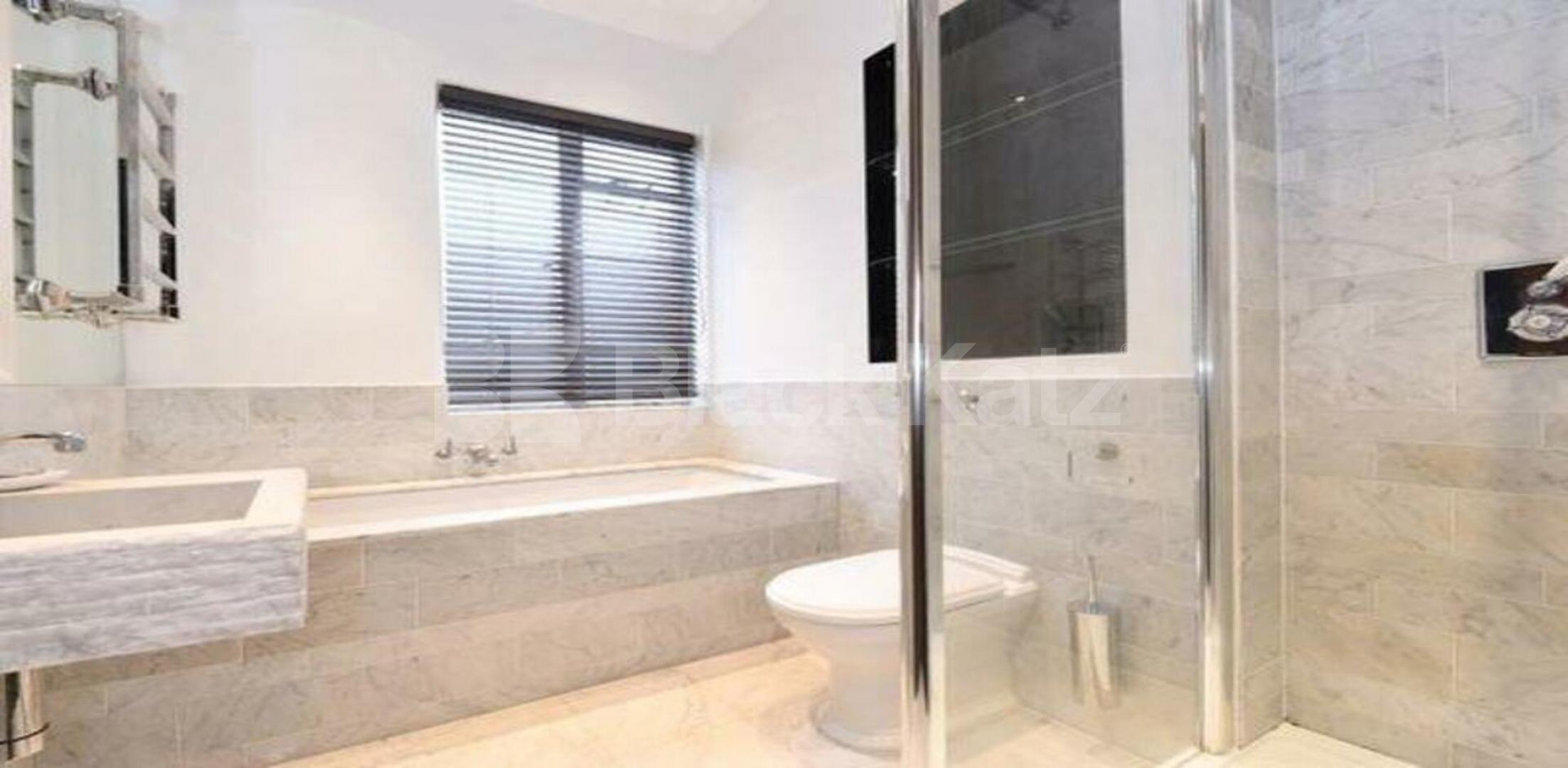 			2 Bedroom, 1 bath, 1 reception Flat			 Myddleton Square, ISLINGTON EC1