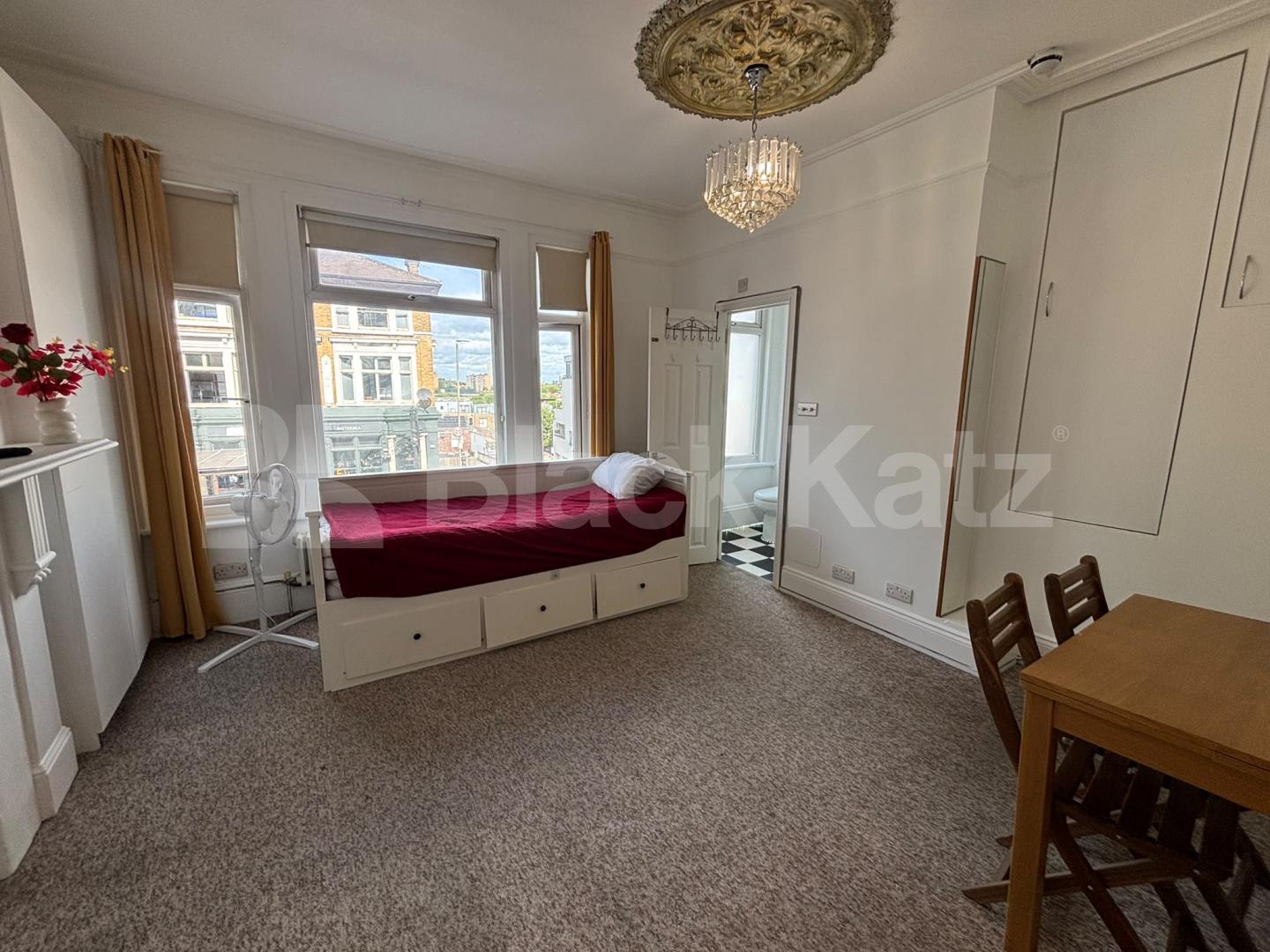 Gas, electric, water, council tax & internet all included in the rent Lavender Hill, Battersea/Clapham