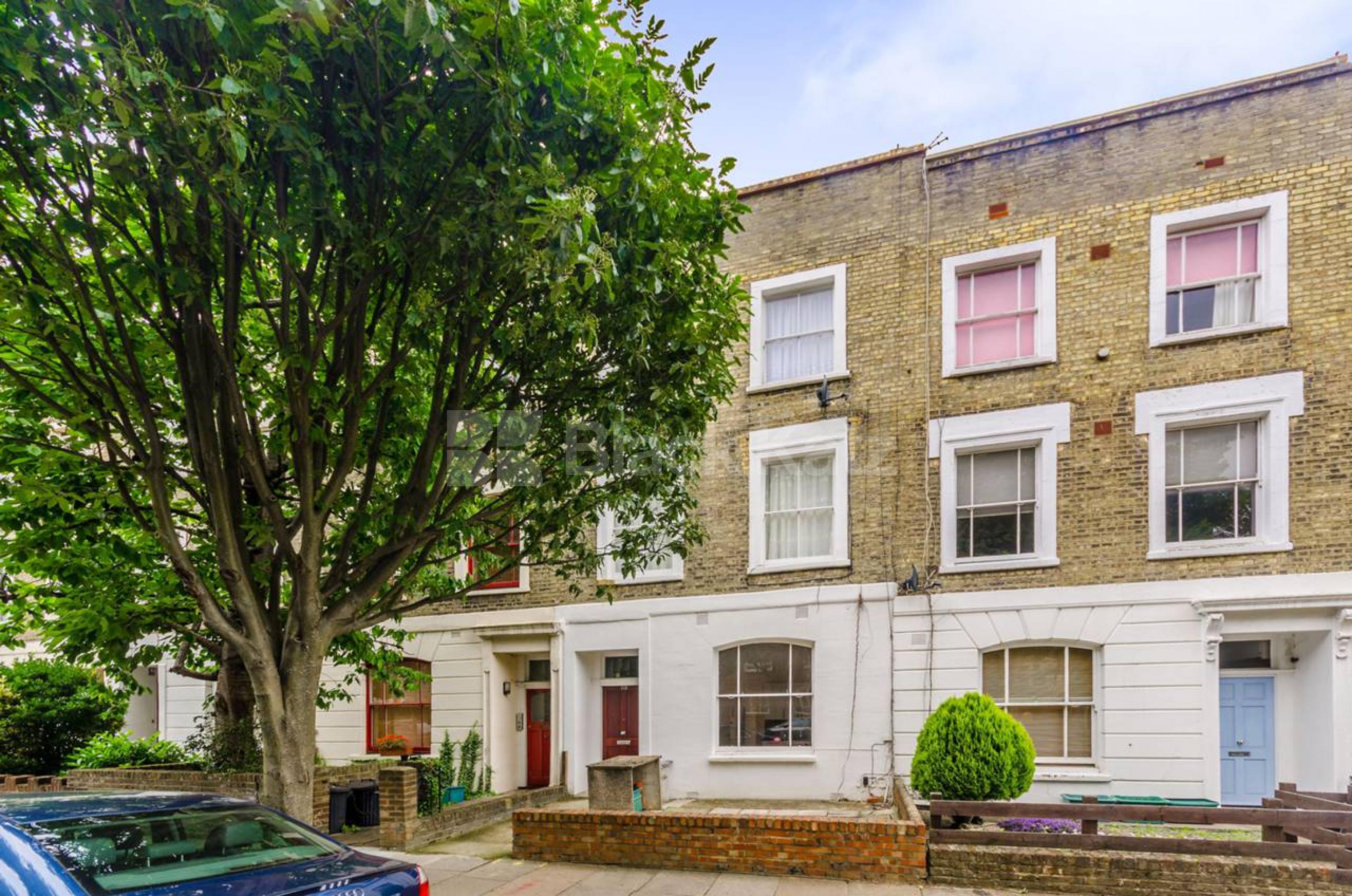			NEW INSTRUCTION!, 1 Bedroom, 1 bath, 1 reception Flat			 Axminster Road, Holloway N7