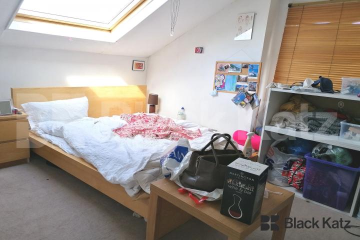 Charming two bedroom two bathroom flat with study room Hayter Road, Brixton Hill