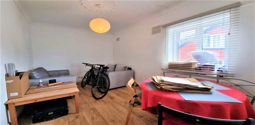 			2 Bedroom, 1 bath, 1 reception Flat			 Heathfield Park, WILLESDEN GREEN