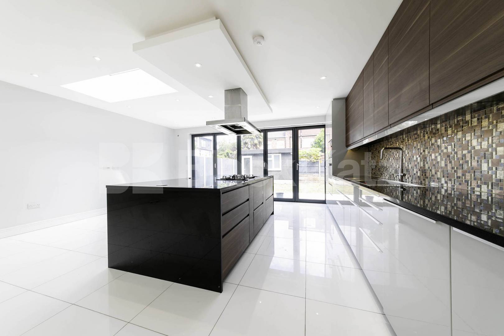 Available from the start of June, this exceptional five-bedroom home has been recently renovated to a high standard, offering modern, spacious living in a highly convenient location.The property comprises five large double bedrooms, all well-proporti Burnley Road, Dollis Hill, NW10,  London