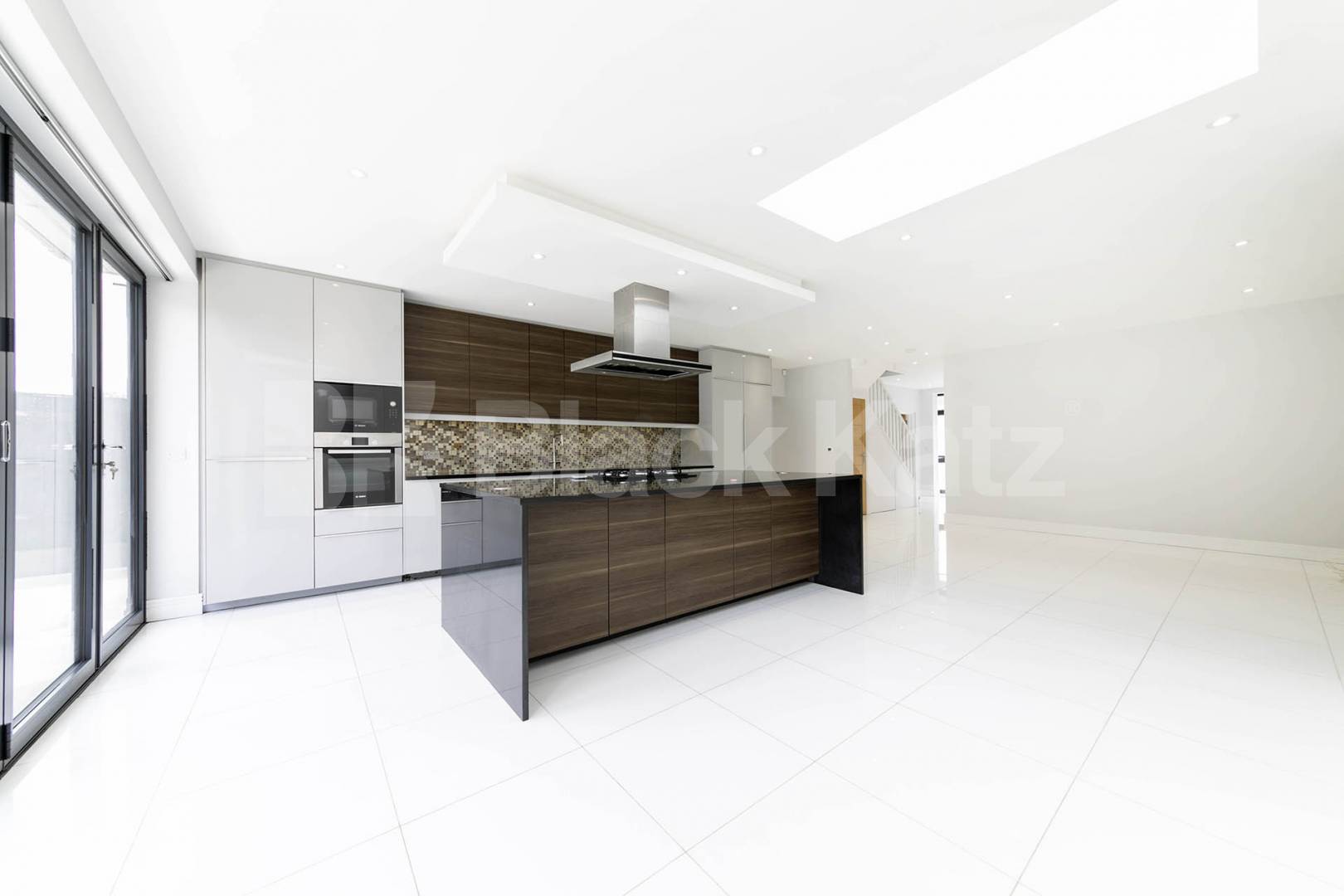 Available from the start of June, this exceptional five-bedroom home has been recently renovated to a high standard, offering modern, spacious living in a highly convenient location.The property comprises five large double bedrooms, all well-proporti Burnley Road, Dollis Hill, NW10,  London