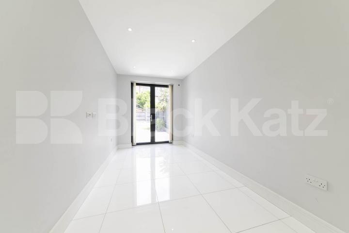 Available from the start of June, this exceptional five-bedroom home has been recently renovated to a high standard, offering modern, spacious living in a highly convenient location.The property comprises five large double bedrooms, all well-proporti Burnley Road, Dollis Hill, NW10,  London