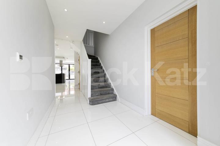Available from the start of June, this exceptional five-bedroom home has been recently renovated to a high standard, offering modern, spacious living in a highly convenient location.The property comprises five large double bedrooms, all well-proporti Burnley Road, Dollis Hill, NW10,  London