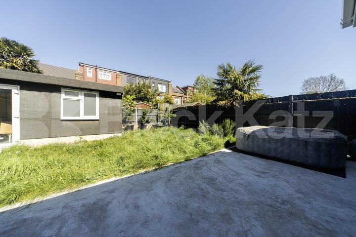 Available from the start of June, this exceptional five-bedroom home has been recently renovated to a high standard, offering modern, spacious living in a highly convenient location.The property comprises five large double bedrooms, all well-proporti Burnley Road, Dollis Hill, NW10,  London