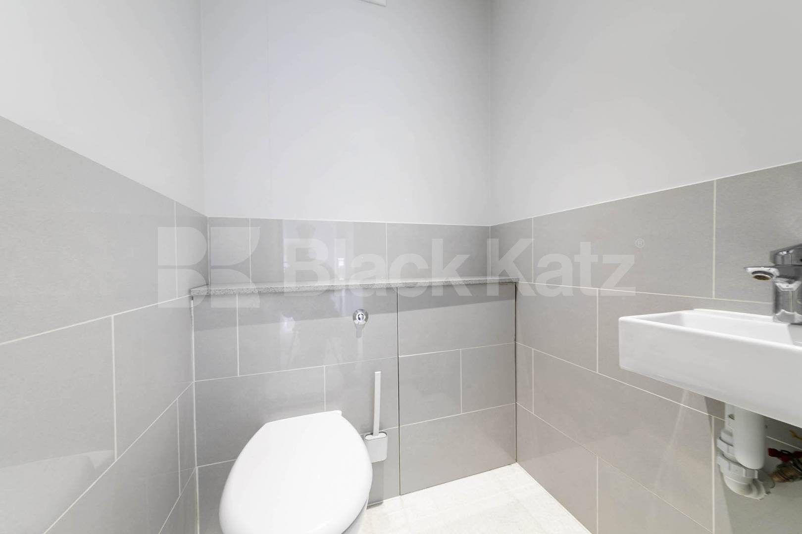 Available from the start of June, this exceptional five-bedroom home has been recently renovated to a high standard, offering modern, spacious living in a highly convenient location.The property comprises five large double bedrooms, all well-proporti Burnley Road, Dollis Hill, NW10,  London