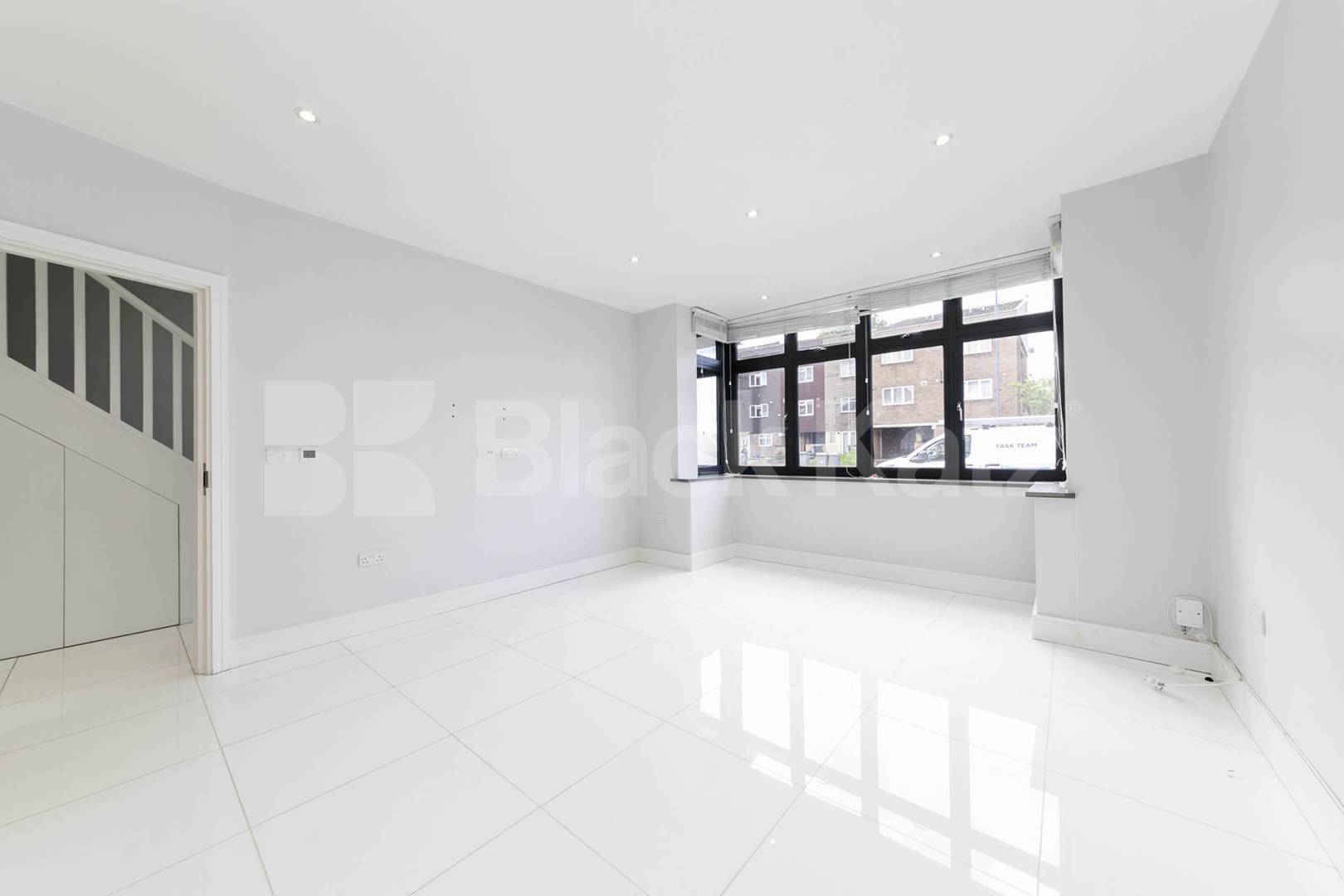 Available from the start of June, this exceptional five-bedroom home has been recently renovated to a high standard, offering modern, spacious living in a highly convenient location.The property comprises five large double bedrooms, all well-proporti Burnley Road, Dollis Hill, NW10,  London