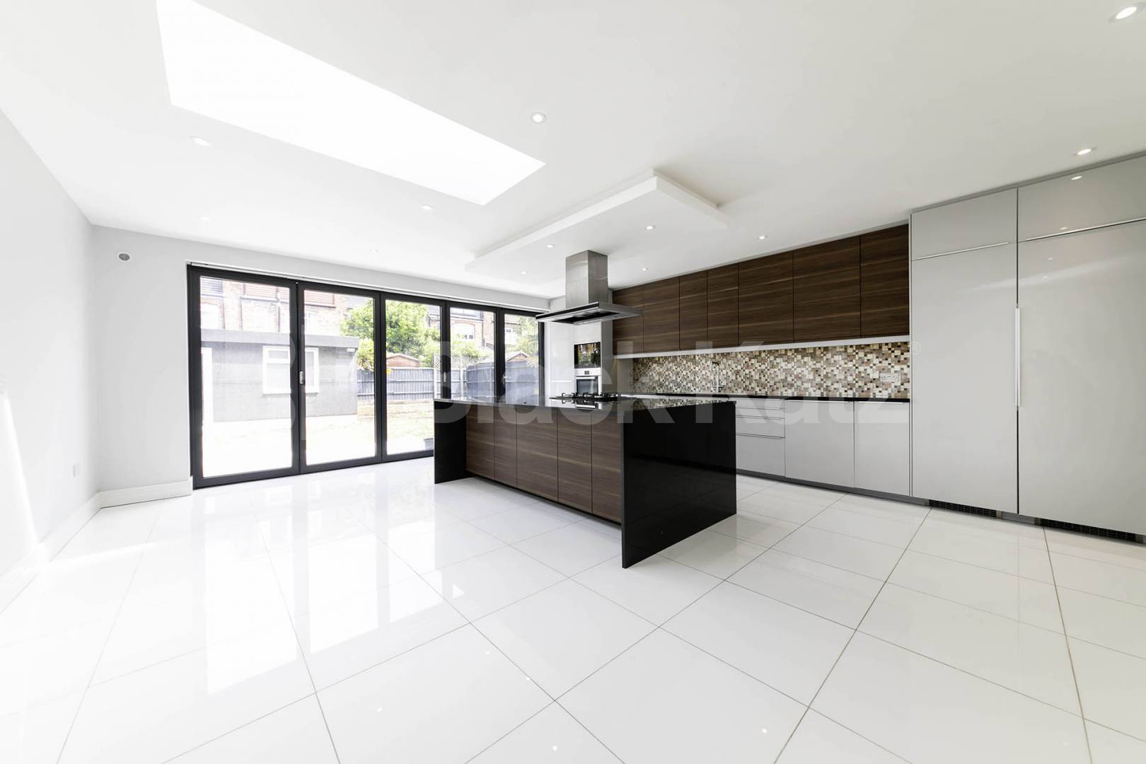 Available from the start of June, this exceptional five-bedroom home has been recently renovated to a high standard, offering modern, spacious living in a highly convenient location.The property comprises five large double bedrooms, all well-proporti Burnley Road, Dollis Hill, NW10,  London