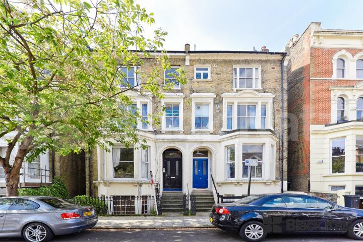 Charming two bedroom two bathroom flat with study room Hayter Road, Brixton Hill