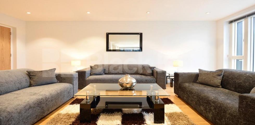 			A MUST SEE, 3 Bedroom, 1 bath, 1 reception Apartment			 Heneage Street E1, Aldgate / Liverpool street