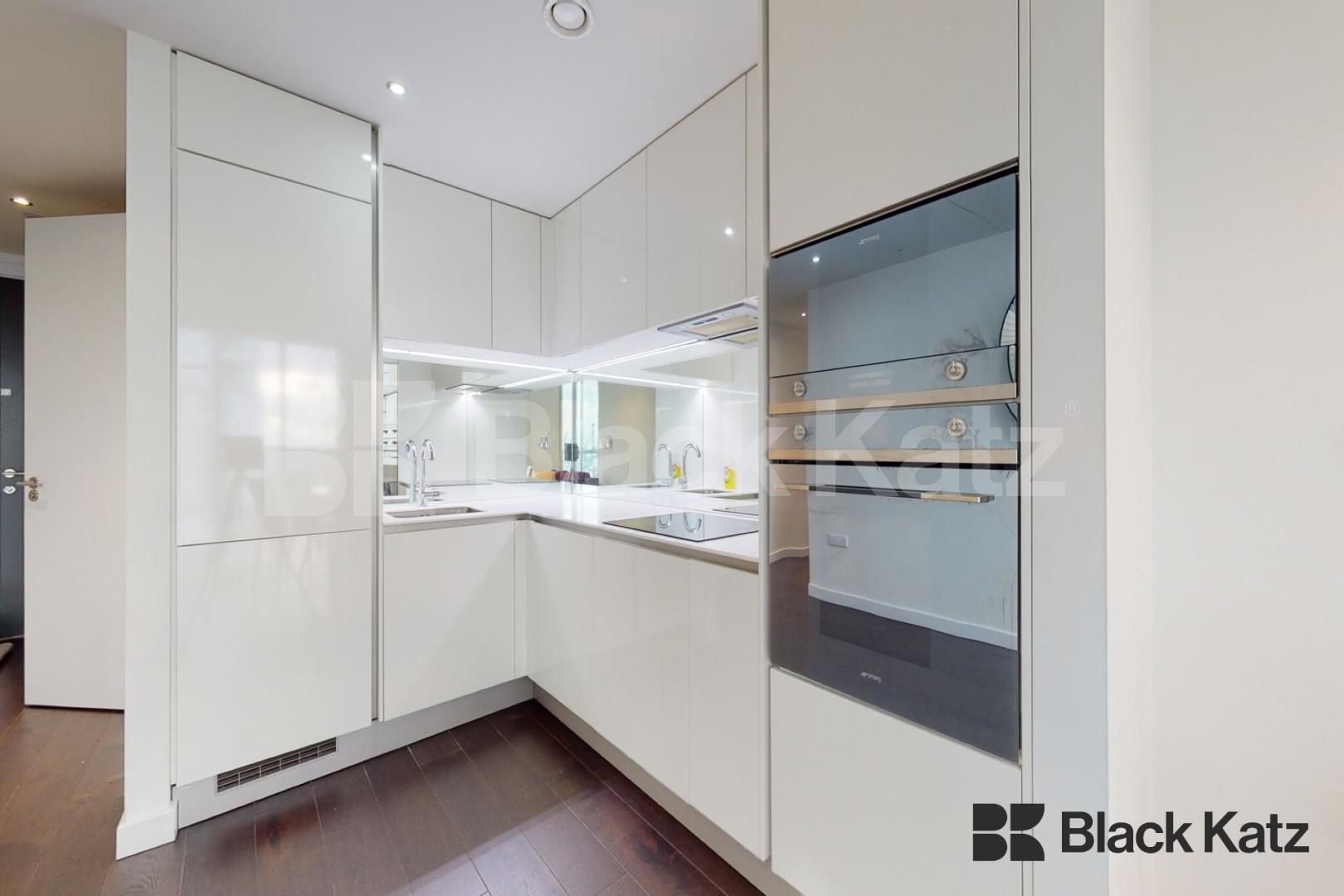 Stunning two bedrooms on Nine Elms Wandsworth Road - Sky Gardens, Nine Elms