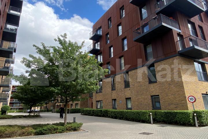 Flooded with natural light & boasting size, quality & location Royal Victoria Gardens Whitling Way, Surrey Quays