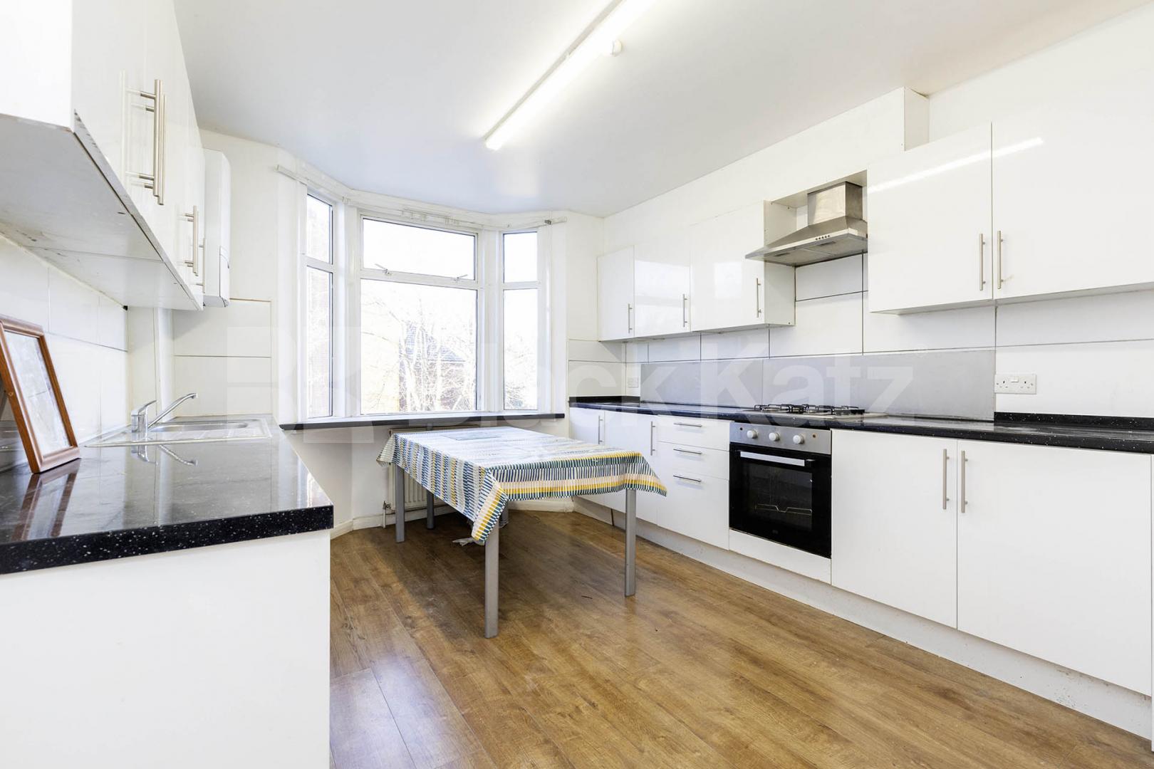 Black Katz are pleased to offer this large four bedroom apartment set on the first floor within an end of terrace period building Walm Lane, London, NW2,  London