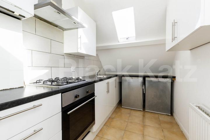 A great three double bedroom apartment on the top floor of a period conversion in Willesden Green Walm Lane, London, NW2,  London