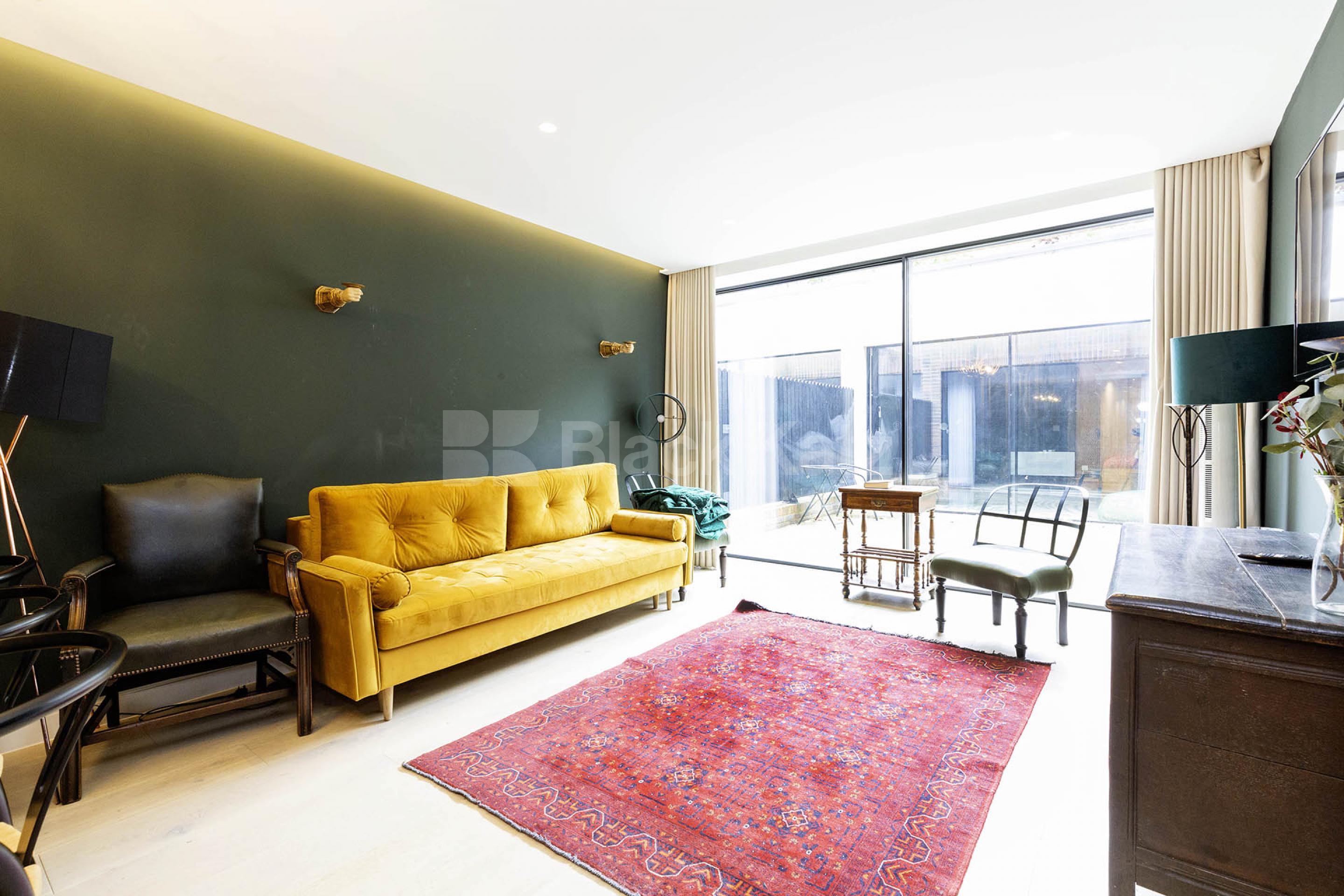 Stunning 3 bed 2 bath house split over 3 floors with a patio area.  Arco Walk, Highgate Road, Kentish Town NW5