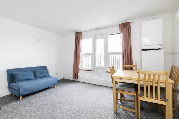 			1 Bedroom,  bath, 1 reception 			 Garlinge Road, Kilburn