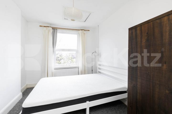 			1 Bedroom, 0 bath, 1 reception 			 Garlinge Road,  London  NW2