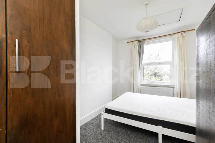 			1 Bedroom, 0 bath, 1 reception 			 Garlinge Road,  London  NW2