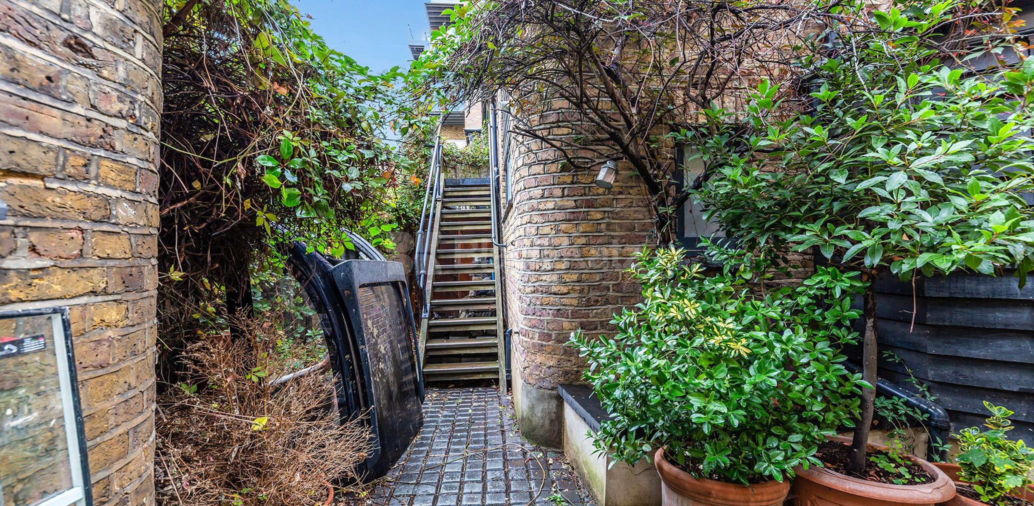 			Studio Apartment, 1 bath, 1 reception Apartment			 HIGH STREET, Hornsey N8