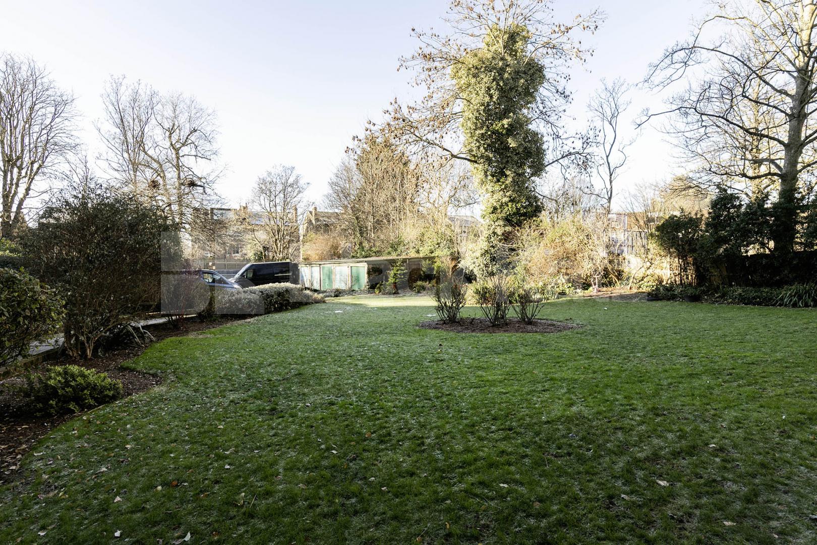 			2 Bedroom, 1 bath, 1 reception 			 Shoot Up Hill, Wiltern Court, NW2,  Wiltern Court