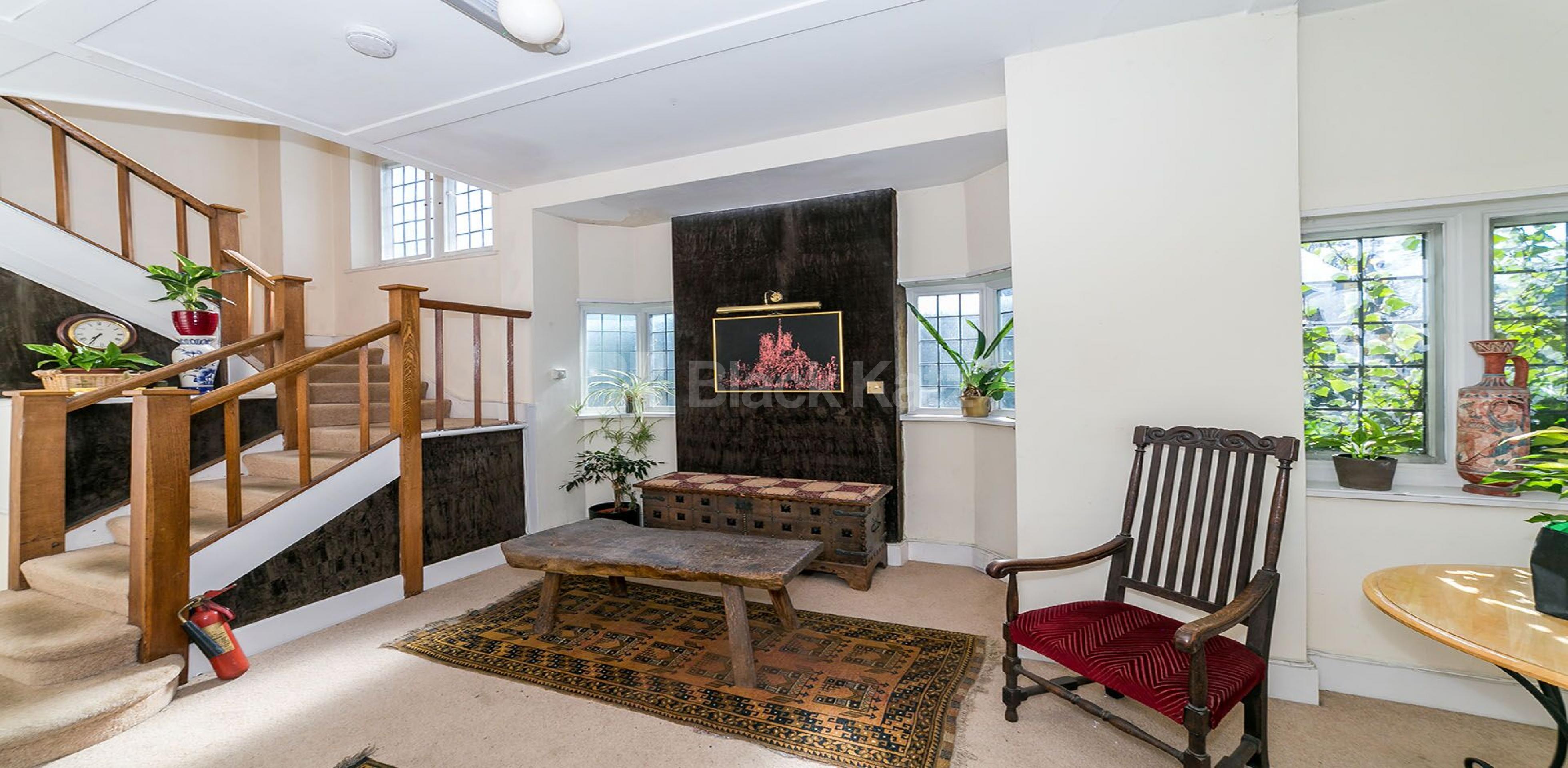 			New Instruction!, 1 Bedroom, 1 bath, 1 reception Flat			 Great North Road, HIGHGATE N6