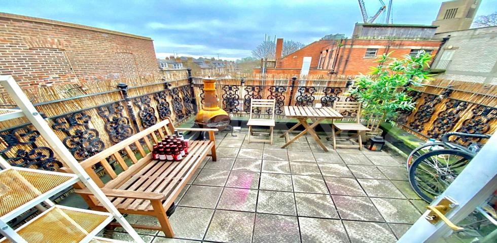 			2 Bedroom, 1 bath, 1 reception Flat			 The Broadway, Crouch End