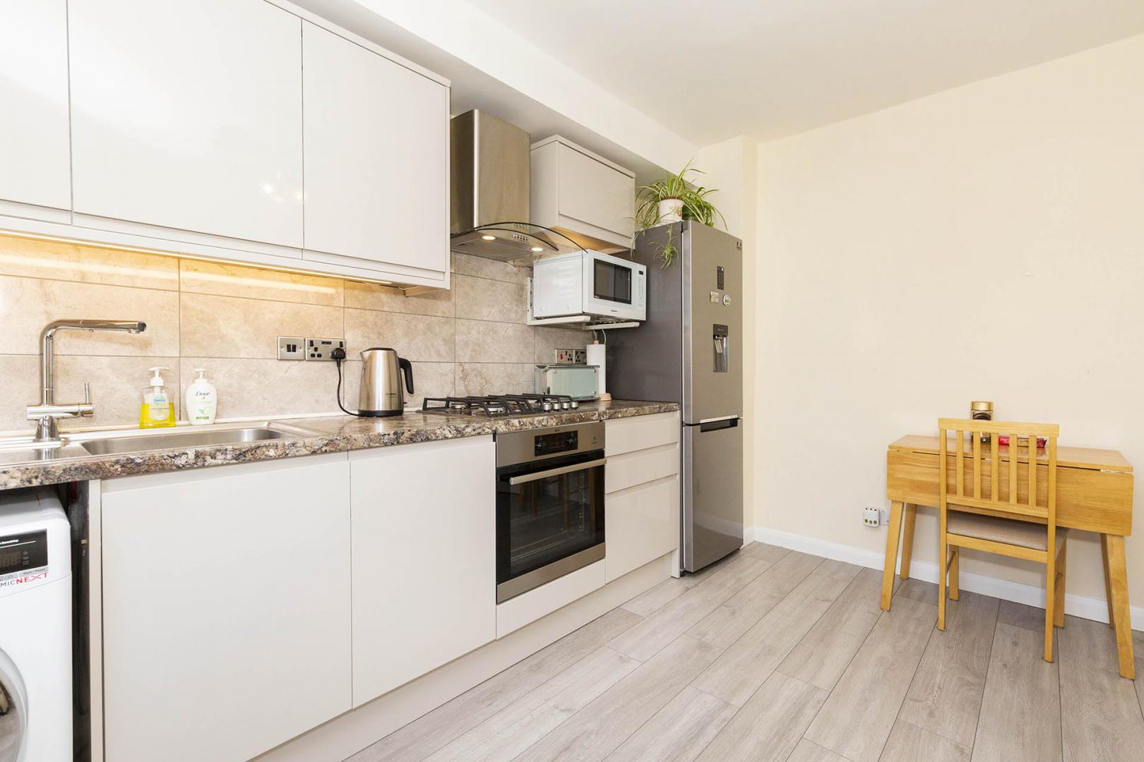 			1 Bedroom, 1 bath, 1 reception Flat			 Lowfield Rd, West Hampstead