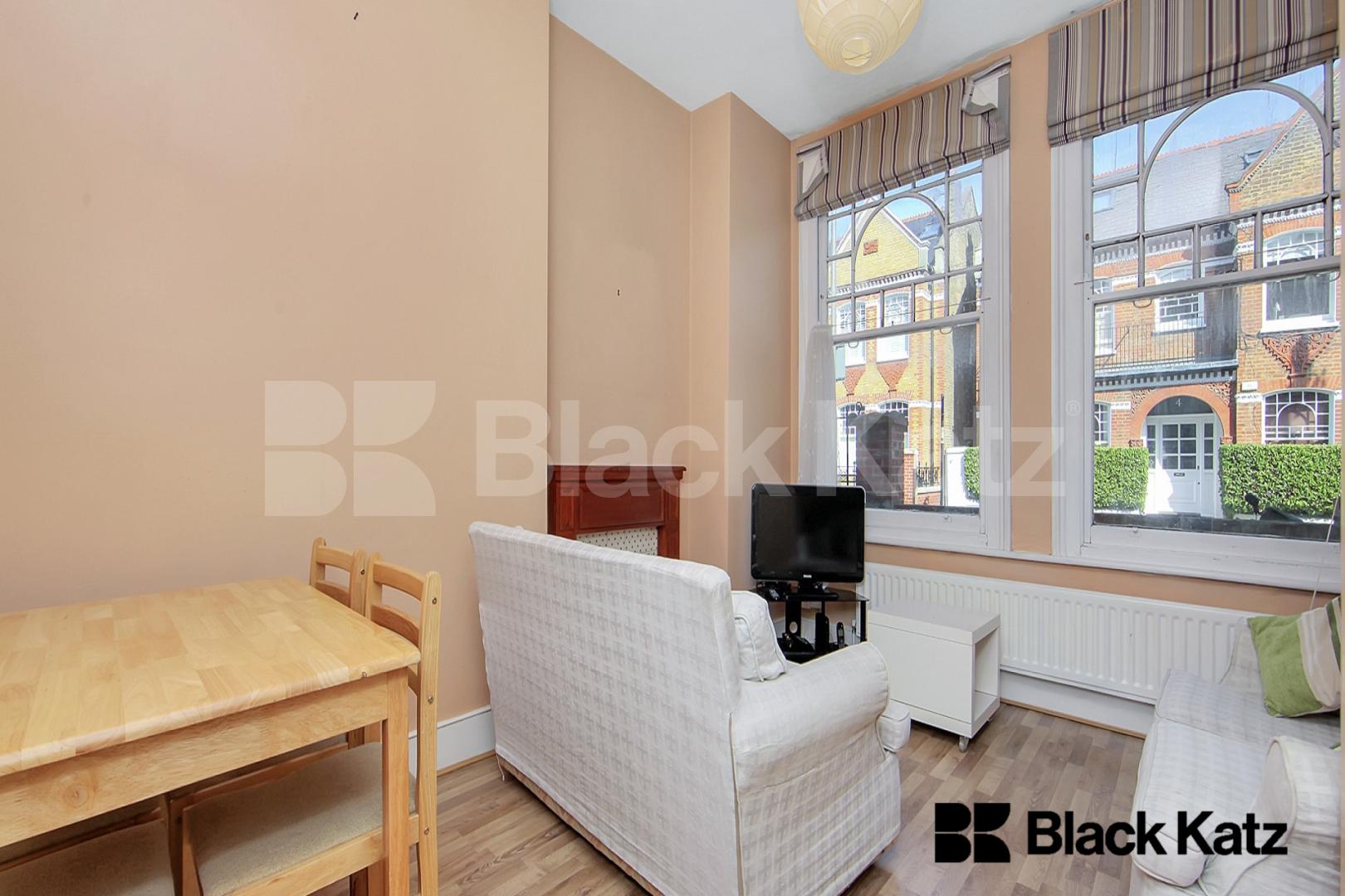 Spacious garden flat within minutes of Tooting Bec Station Crockerton Road , Tooting Bec