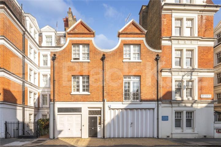 Spacious beautifully finished property in an amazing location Lees Place, Mayfair