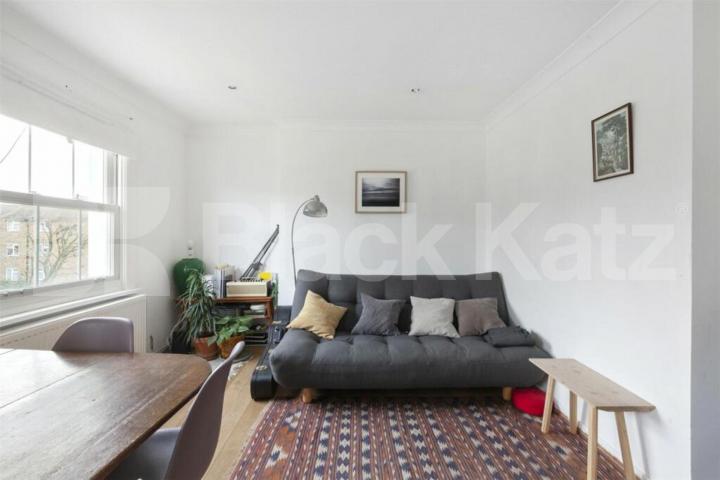 Modern one bed set on the 2nd floor of a period house mins to Camden Agar Grove, Camden