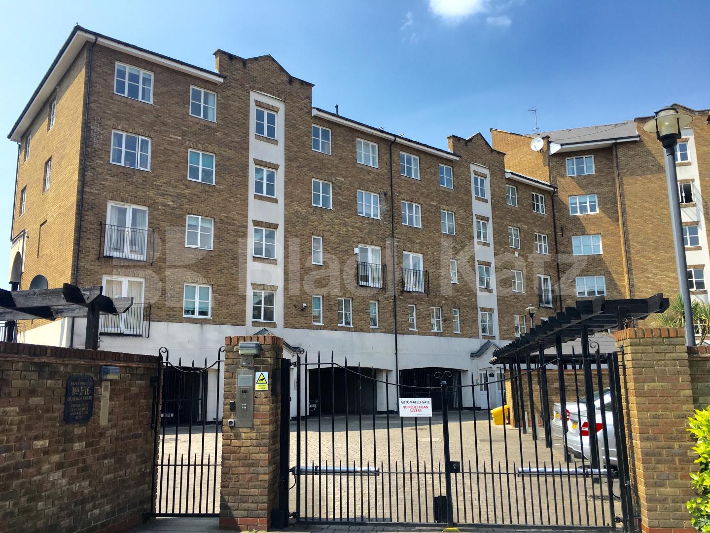 			UNDER OFFER , 3 Bedroom, 1 bath, 1 reception Apartment			 Bellamys Court. Abbotshade Road , Rotherhithe