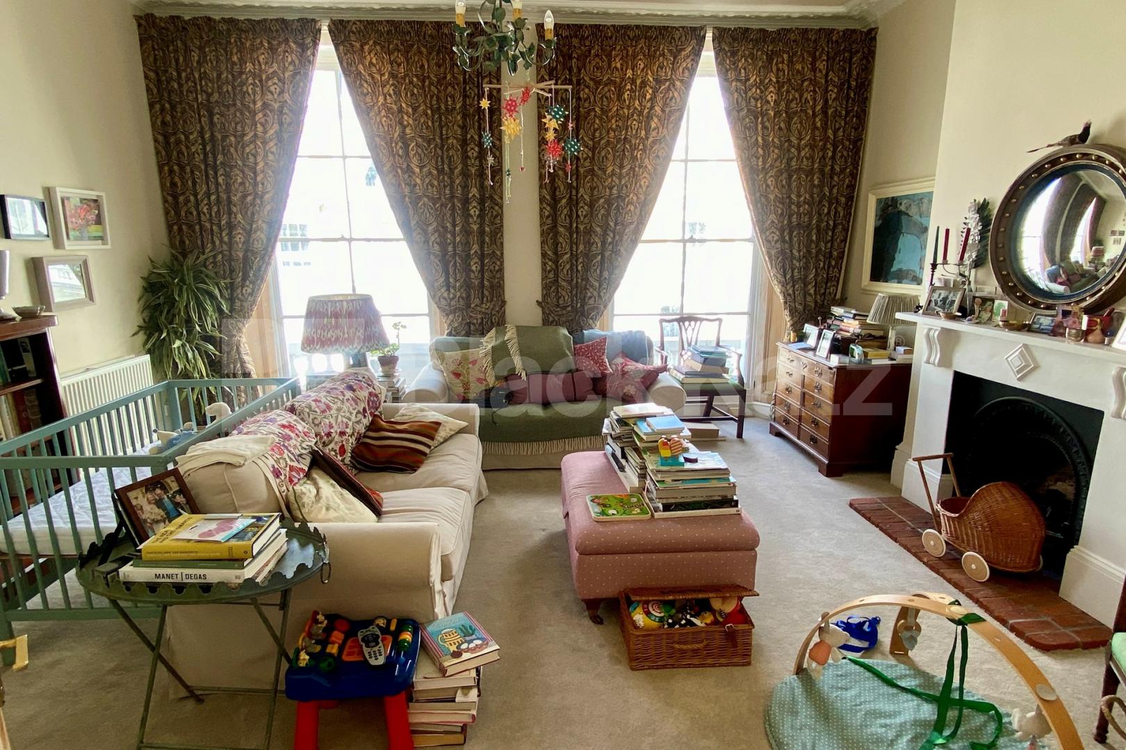 Spacious spilt level two bedroom flat beaming with character Alderney Street, Pimlico / Victoria