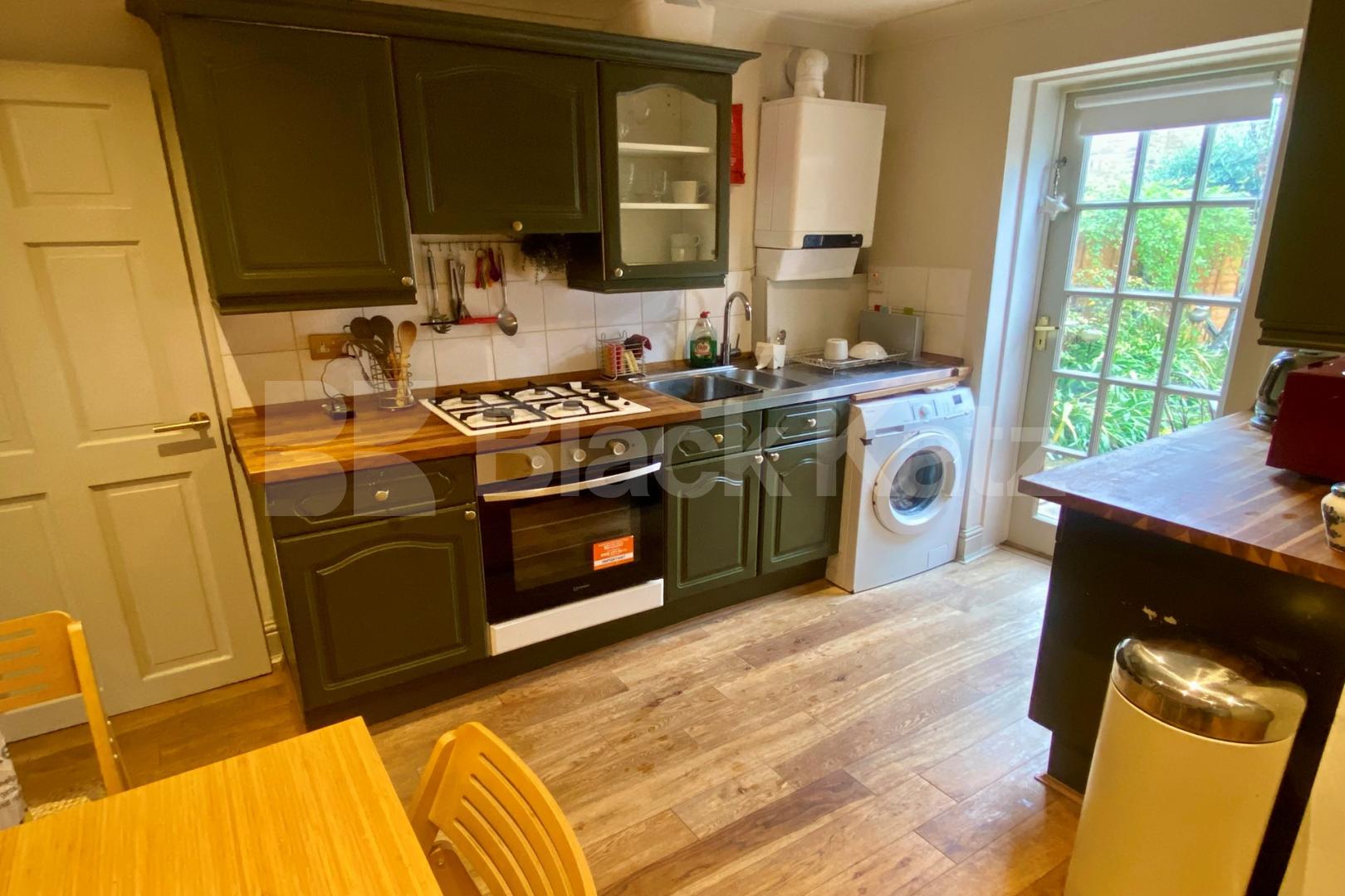 Gorgeous period house with all bills included Archbishops Place , Brixton
