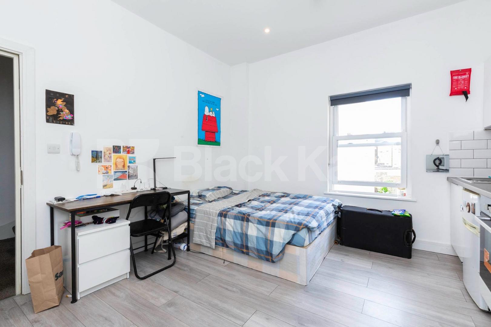 Fantastic modern studio loacted within mins to tube and shops Kilburn Lane, Queens Park
