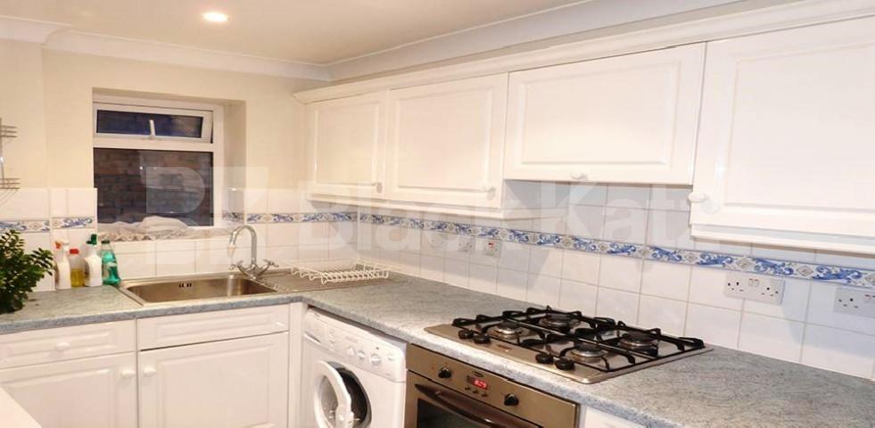 			STUNNING LOCATION BY HEATH!, 1 Bedroom, 1 bath, 1 reception Flat			 Parliament Hill, HAMPSTEAD HEATH