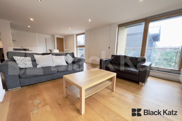 Superbly located & offering size (820 Sq.Ft.) quality & location  Great Suffolk Street, London Bridge / Borough