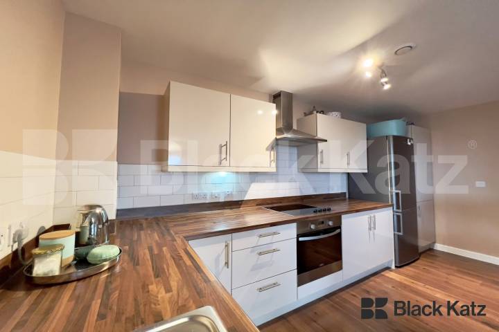 Flooded with natural light with private balcony & gorgeous views  Avonley Road , New Cross Gate / Peckham 