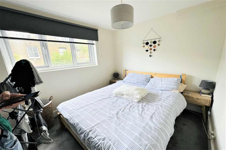 Modern and Central Apartment Purvess Road, Kensal Green