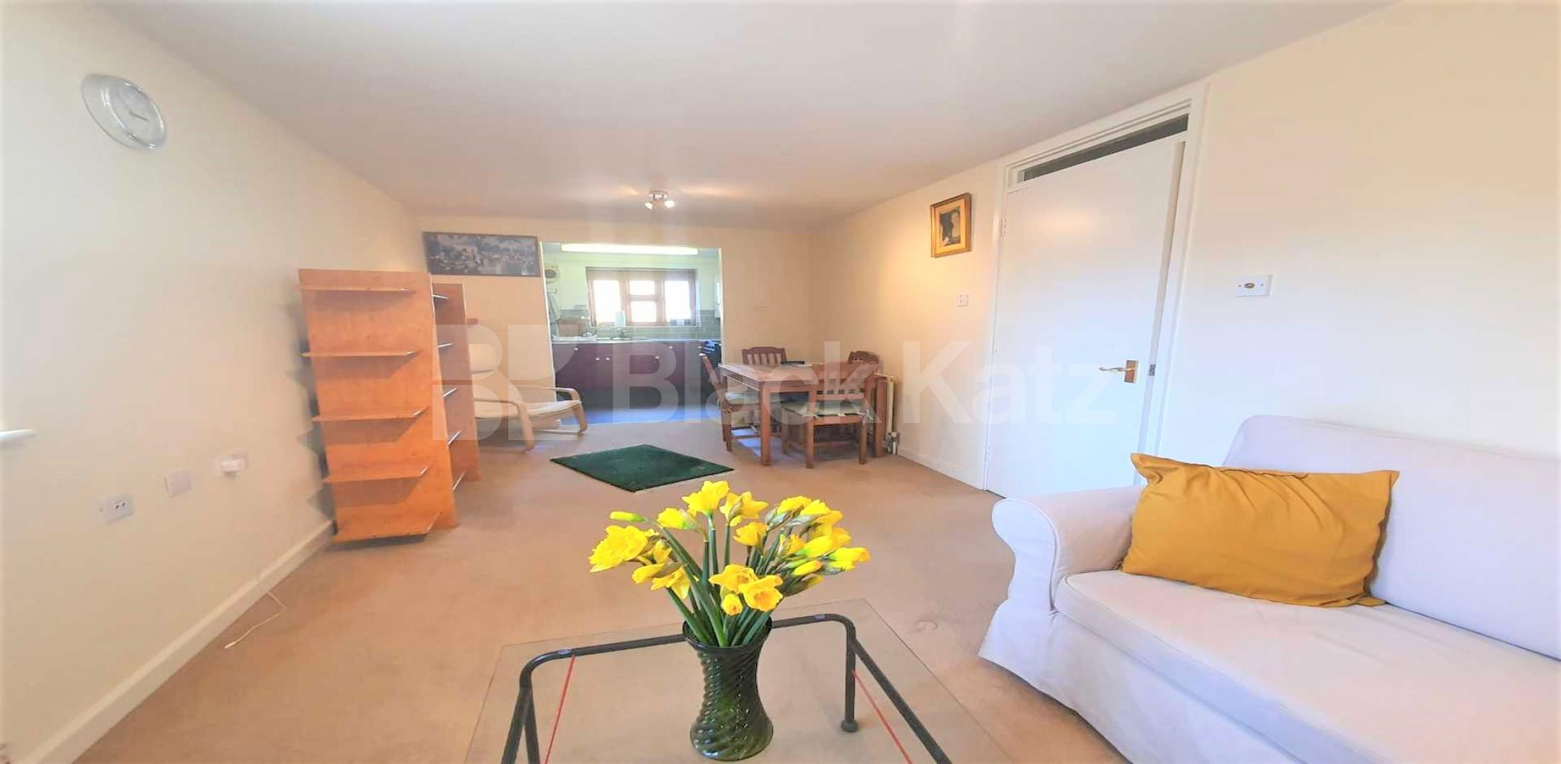 			1 Bedroom, 1 bath, 1 reception Flat			 Gainsborough Court, Lime Grove, Shepherds Bush