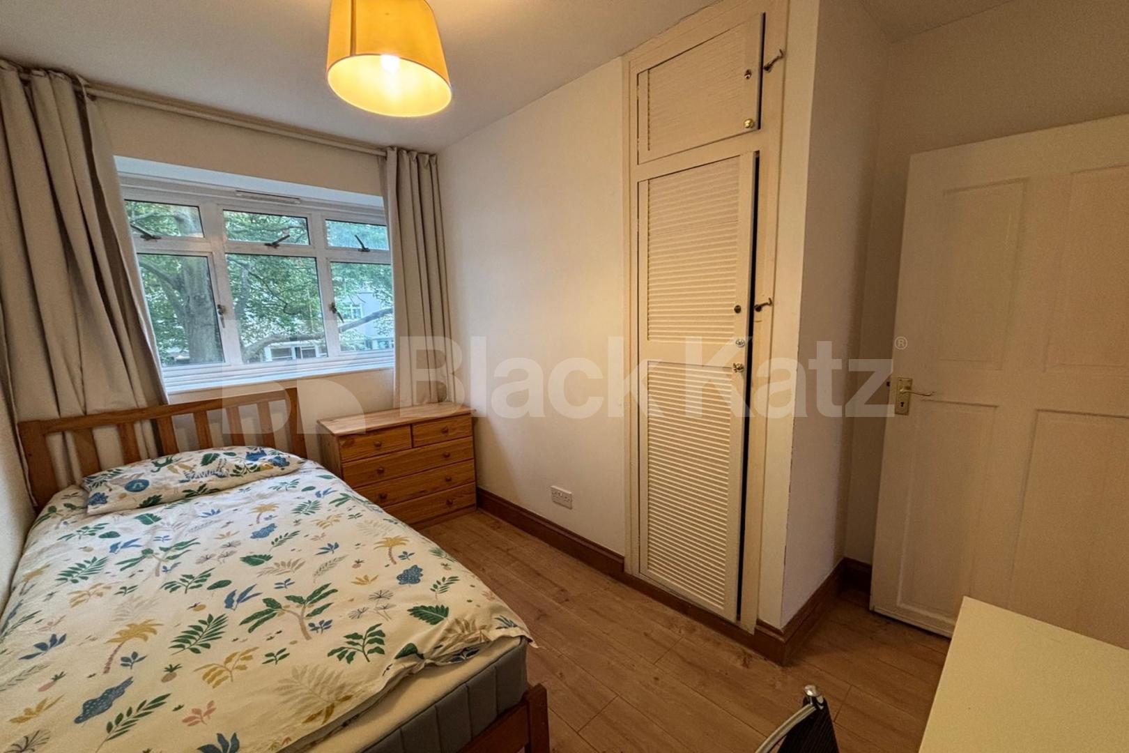 Duplex apartment includes heating & hotwater Churchill Gardens, Pimlico