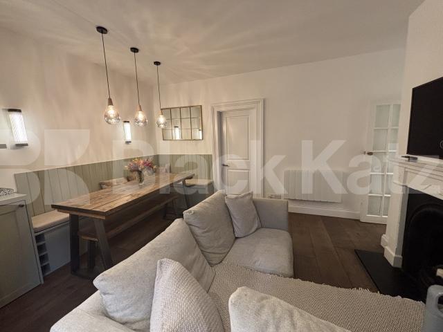 Stylish & contemporary maisonette flooded with natural light  Freedom Street, Battersea 