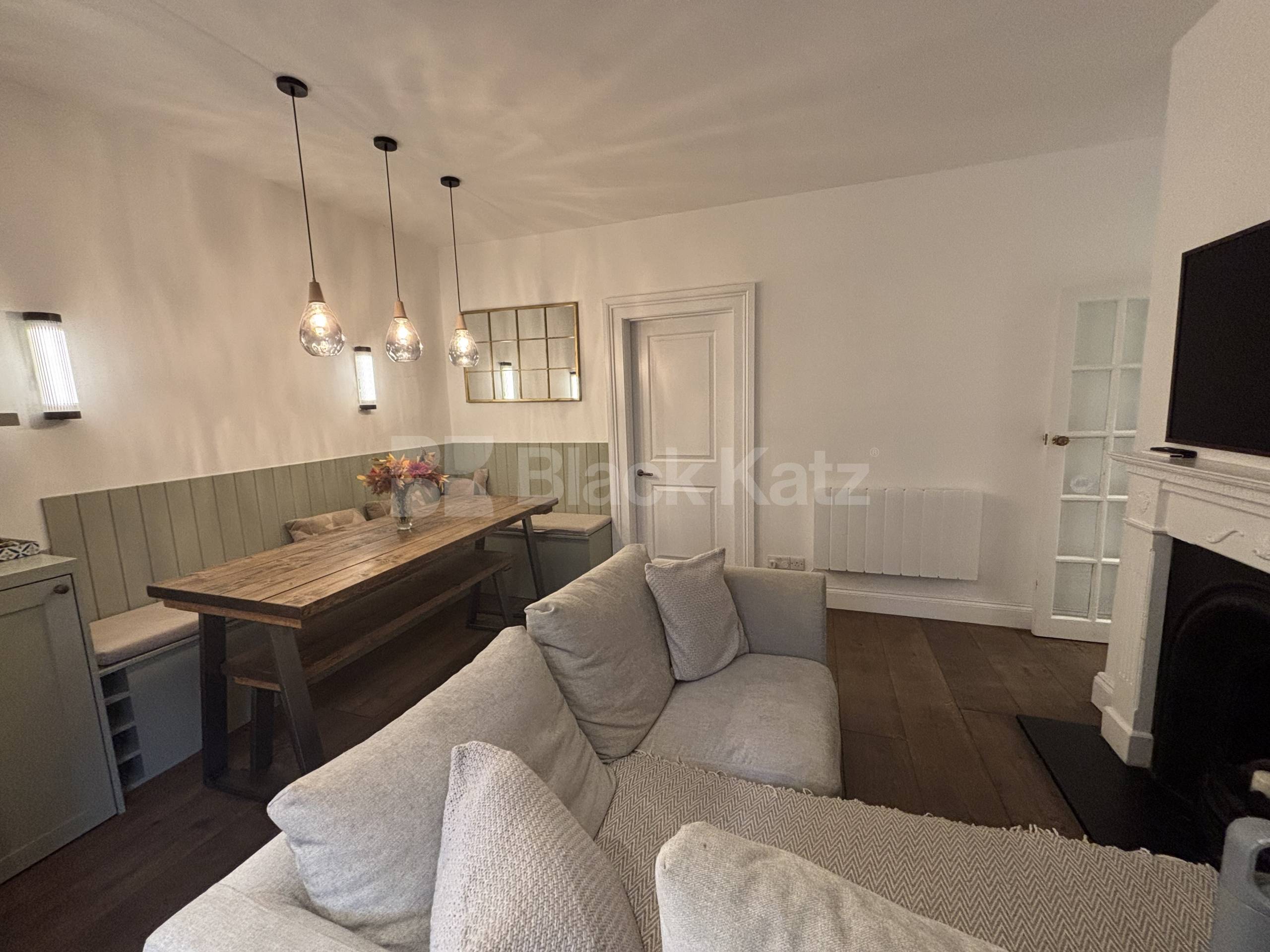 Stylish & contemporary maisonette flooded with natural light  Freedom Street, Battersea  SW11