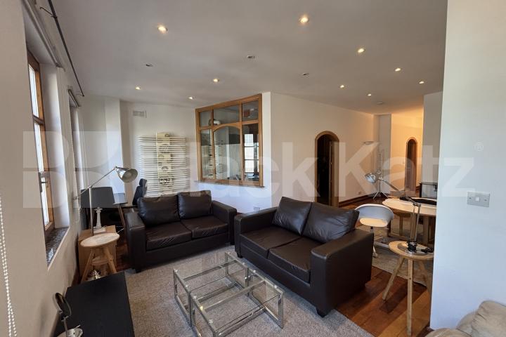 Superbly located, two bathrooms, generous period conversion  Union Street, London Bridge