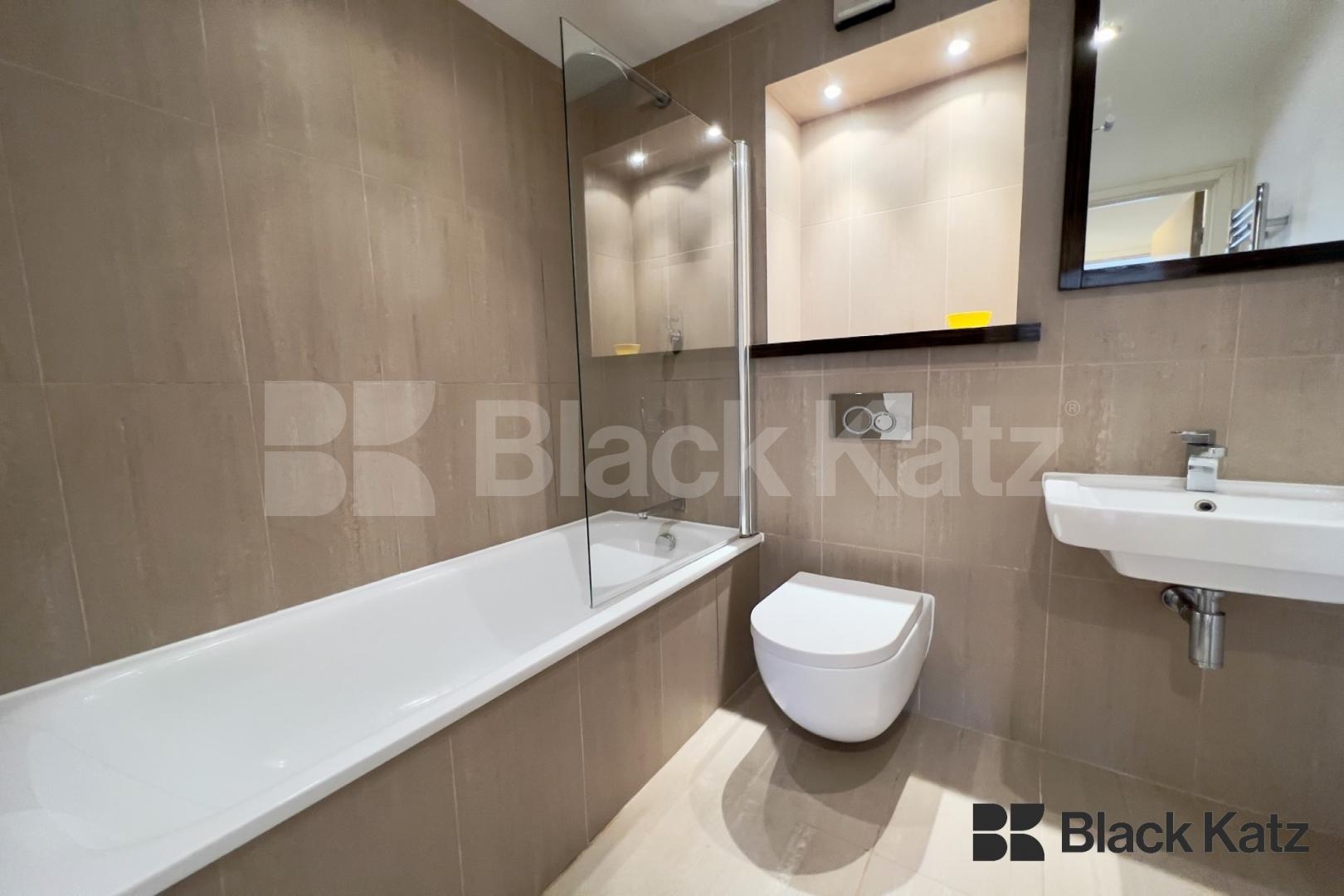 Superbly located & offering size (820 Sq.Ft.) quality & location  Great Suffolk Street, London Bridge / Borough